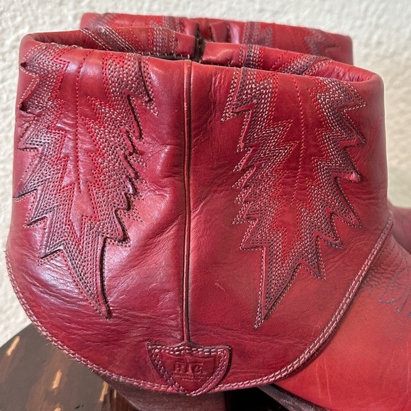 HTC Hollywood Trading Company Folded Cowboy Ankle Boots in Burgundy Sz 37 / 7 US - Picture 12 of 15